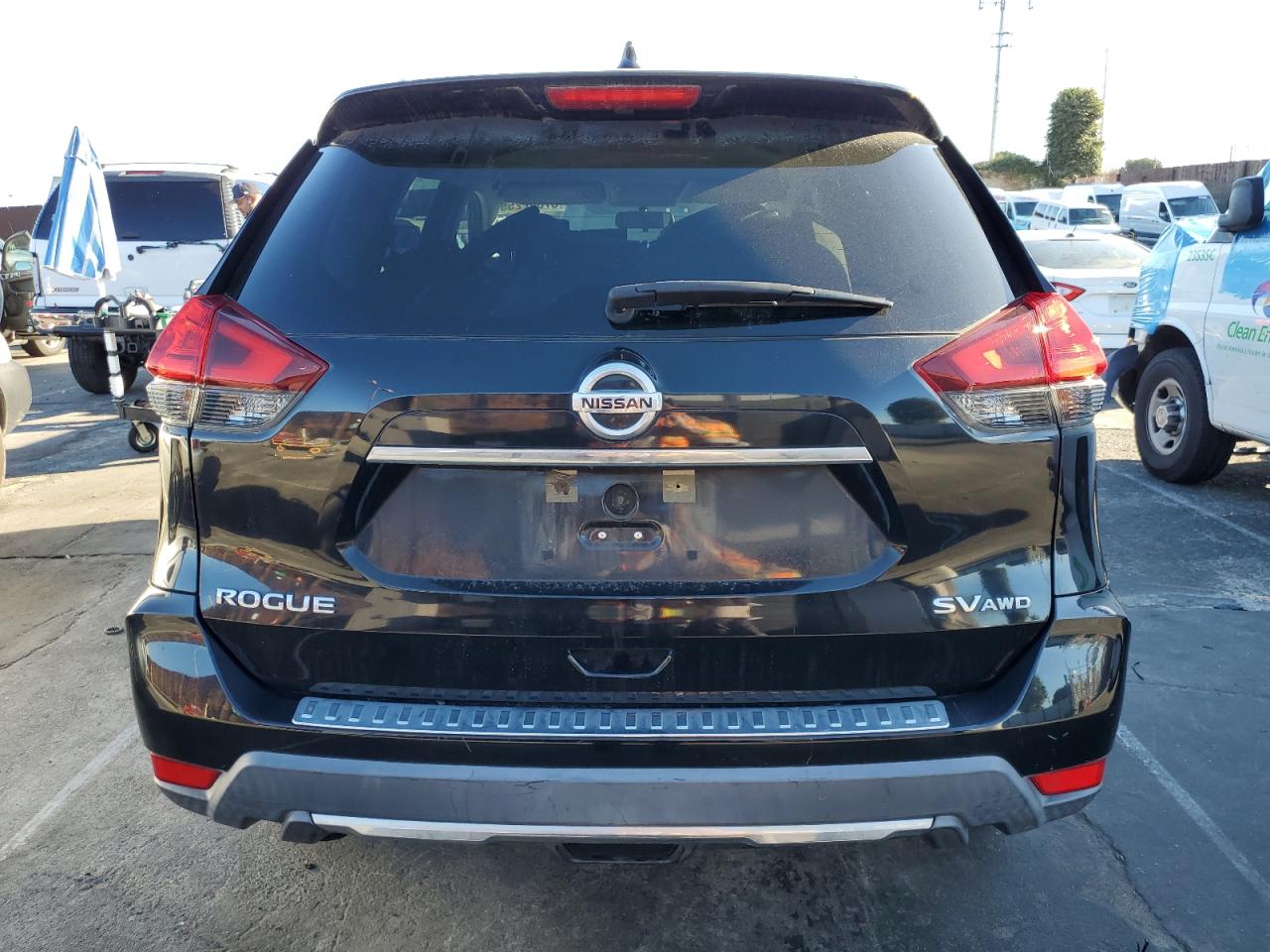 2017 Nissan Rogue S VIN: KNMAT2MV0HP600193 Lot: 87392255