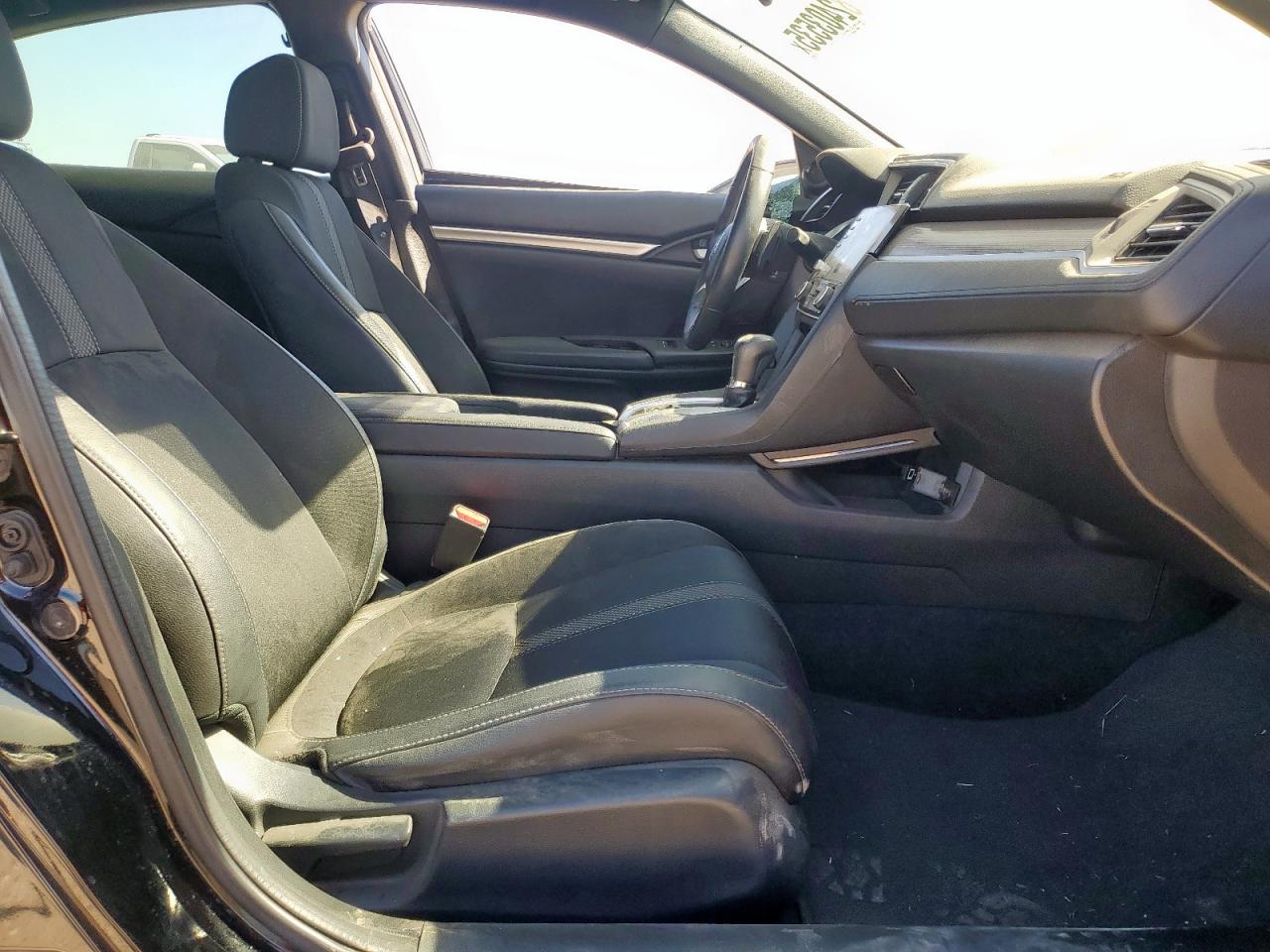 2020 Honda Civic Sport VIN: 19XFC2F88LE018557 Lot: 82403535