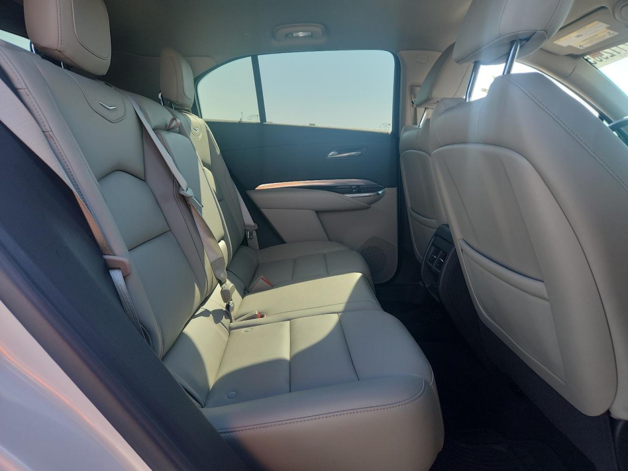 2021 Cadillac Xt4 Luxury VIN: 1GYAZAR46MF033829 Lot: 82772905