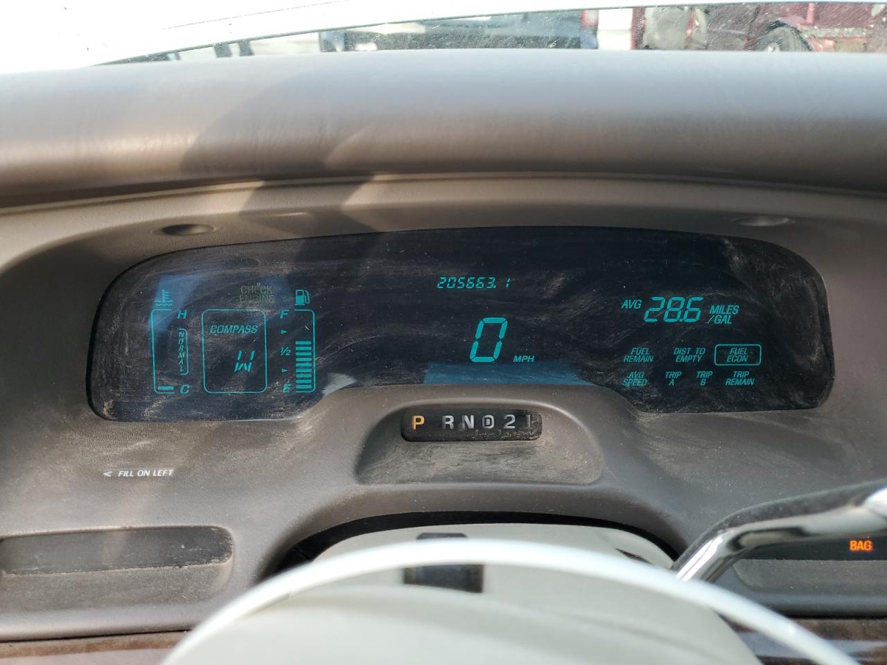 1997 Lincoln Town Car Signature VIN: 1LNLM82W1VY741585 Lot: 85915905