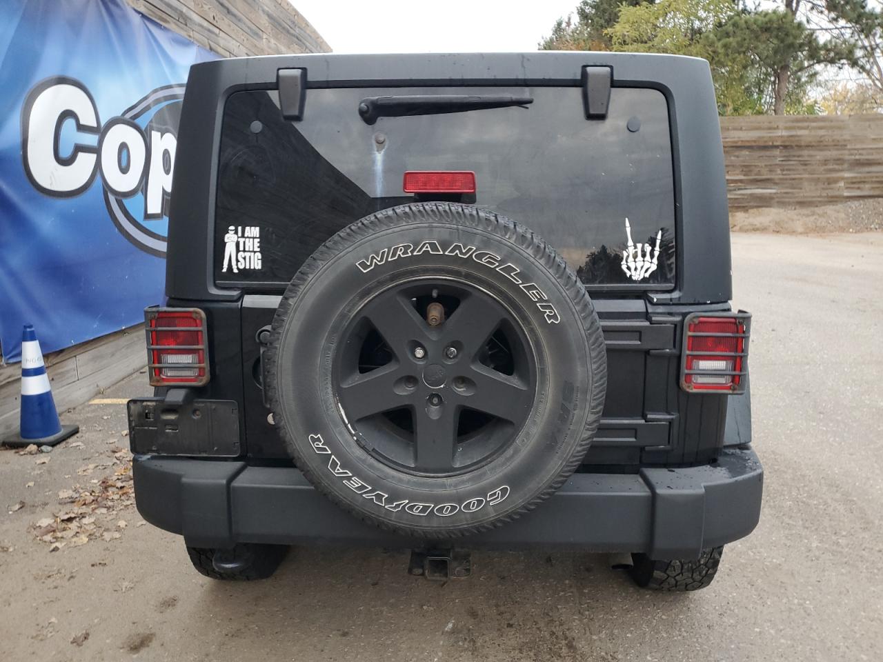 2015 Jeep Wrangler Unlimited Sport VIN: 1C4BJWDG1FL557054 Lot: 85955165