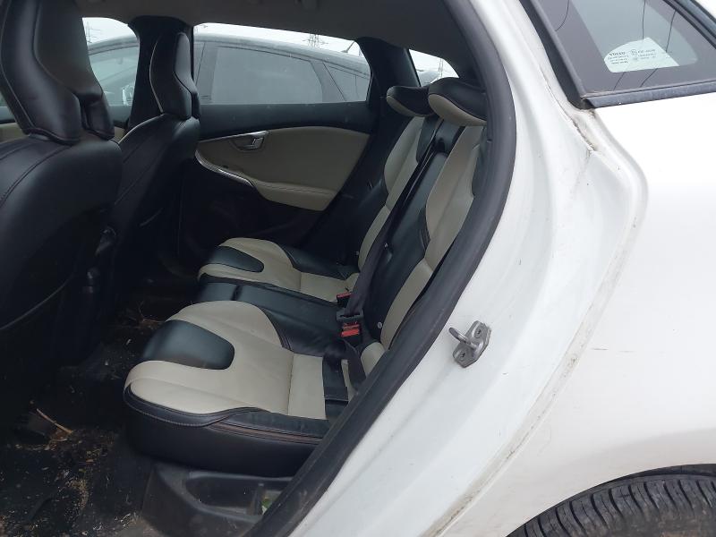 2013 VOLVO V40 D2 CROSS COUNTRY LUX 5DR