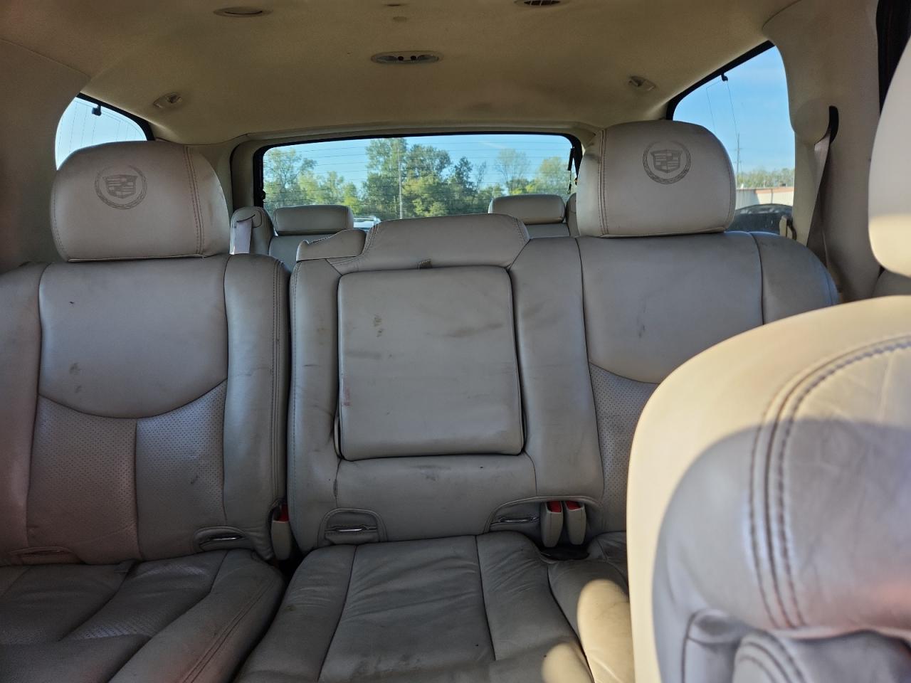 2003 Cadillac Escalade Luxury VIN: 1GYEK63N73R268645 Lot: 81919435