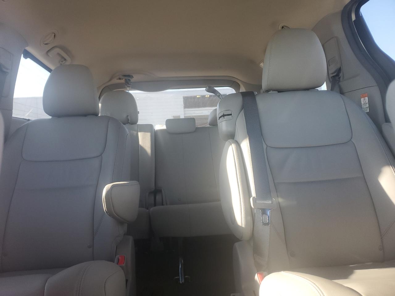2016 Toyota Sienna Xle VIN: 5TDYK3DCXGS748698 Lot: 84625385