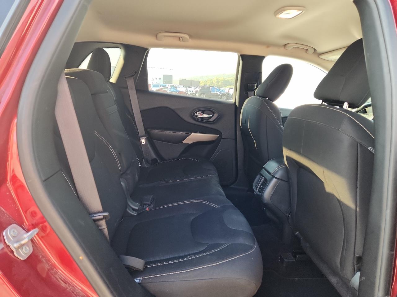 2017 Jeep Cherokee Latitude VIN: 1C4PJLCS3HW642652 Lot: 84212485