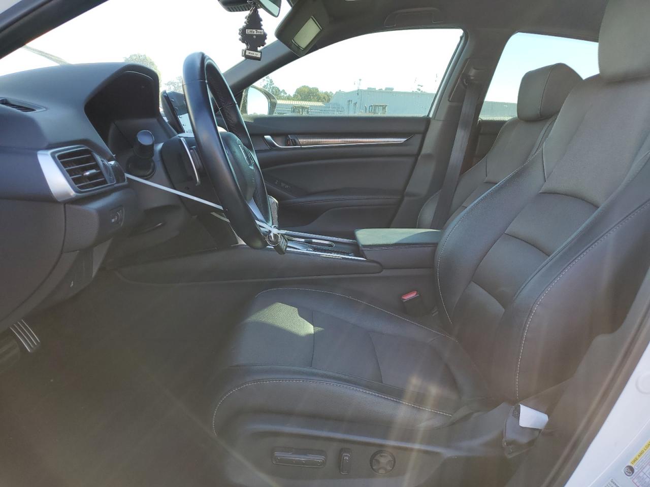 2022 Honda Accord Sport VIN: 1HGCV1F38NA052565 Lot: 82625955