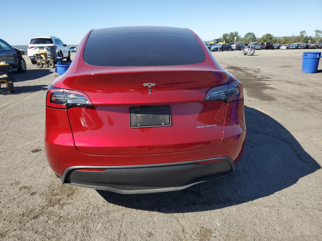 2024 Tesla Model Y VIN: 7SAYGDEE8RA277388 Lot: 81864655