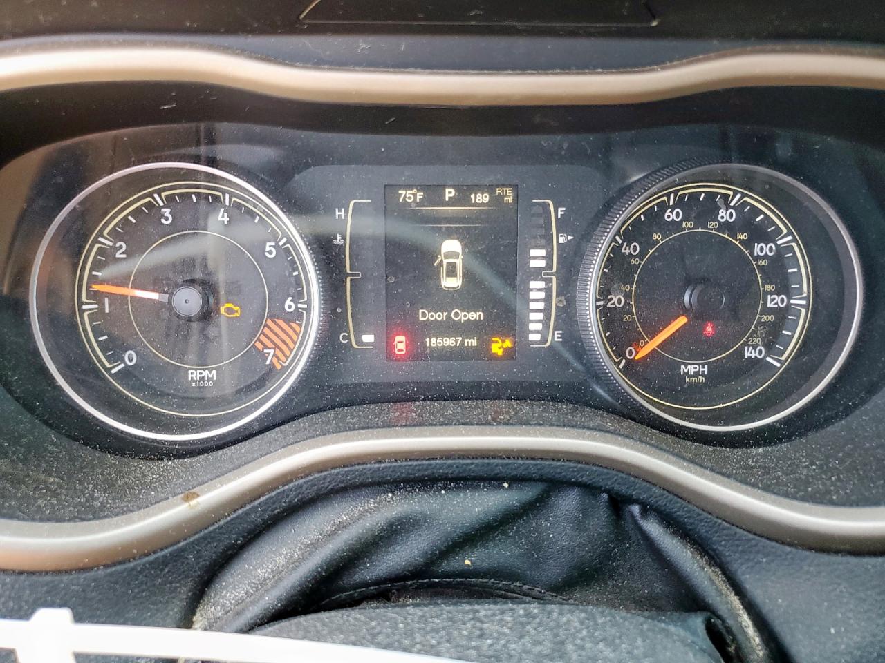 2015 Jeep Cherokee Latitude VIN: 1C4PJMCB0FW734465 Lot: 85425285