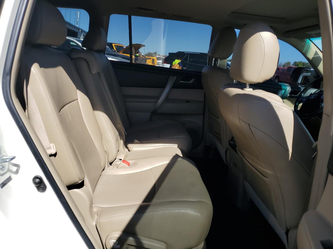 2012 Toyota Highlander Base VIN: 5TDBK3EH6CS114749 Lot: 82207185