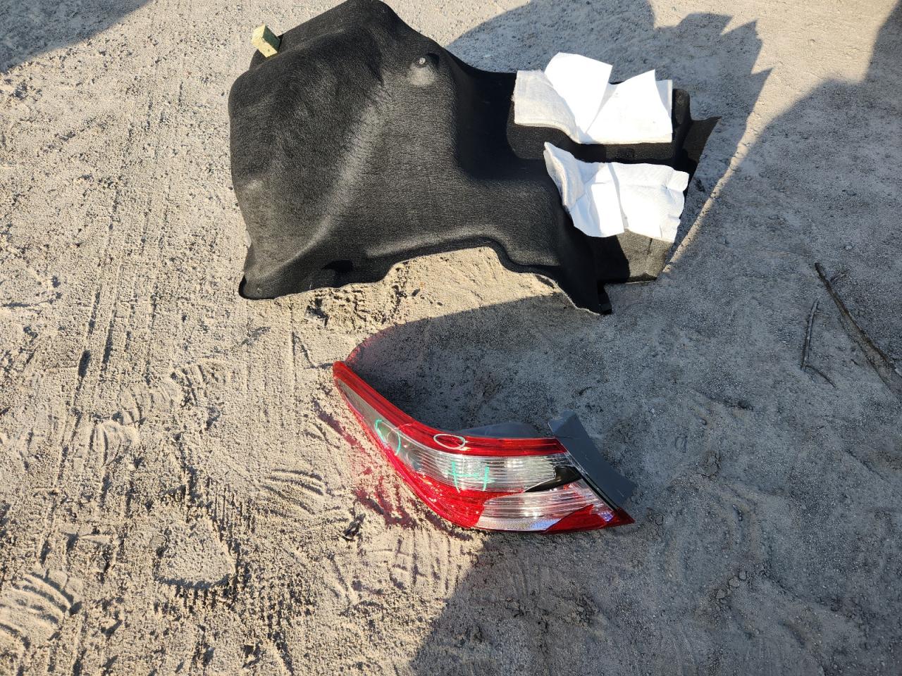 2016 Toyota Camry Le VIN: 4T1BF1FK3GU143402 Lot: 84422325