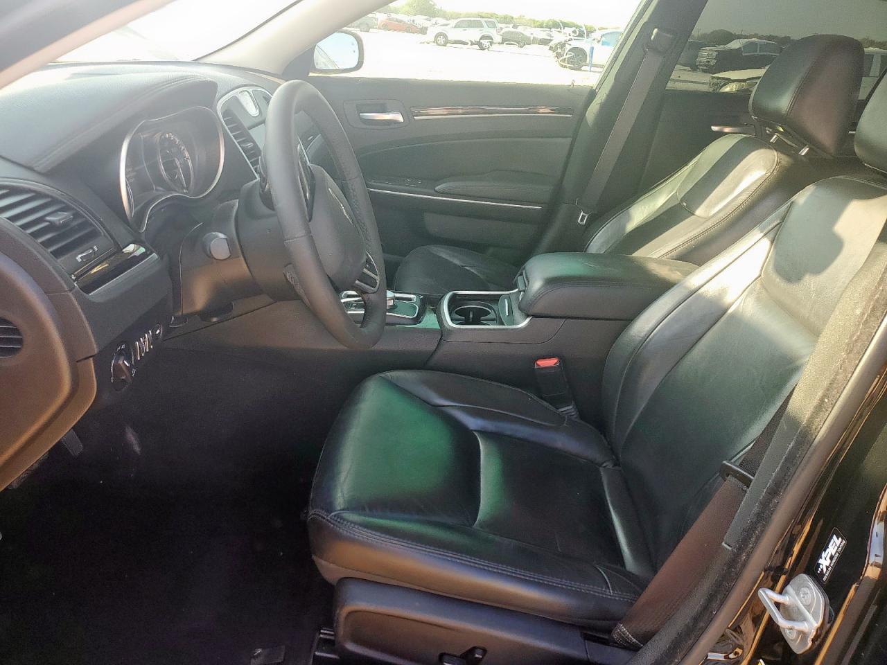 2023 Chrysler 300 Touring L VIN: 2C3CCADG7PH548833 Lot: 81984475