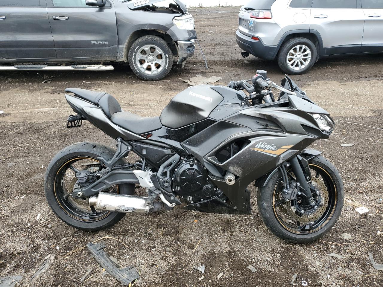 KAWASAKI EX650 R 2023. Lot# 85321425. VIN ML5EXER1XPDA90073. Photo 1