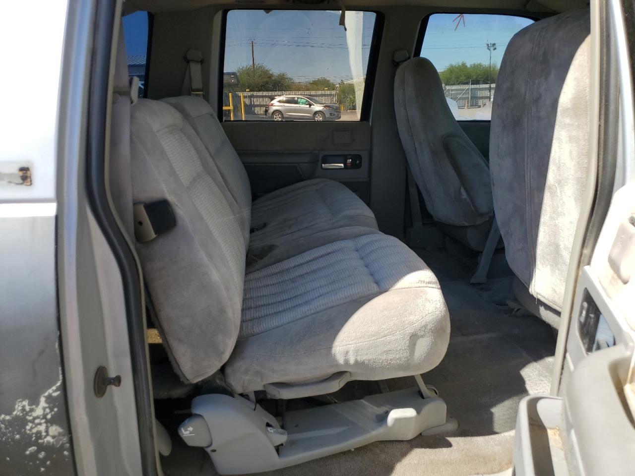 1993 Chevrolet Suburban K2500 VIN: 1GNGK26NXPJ409433 Lot: 85147185