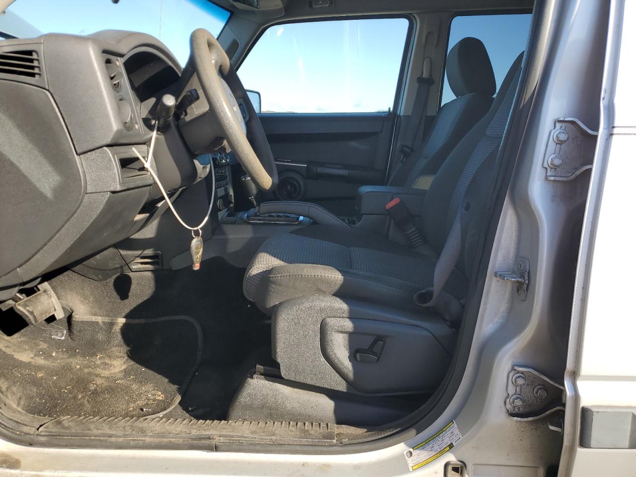 2008 Jeep Commander Sport VIN: 1J8HG48K58C194930 Lot: 84566075