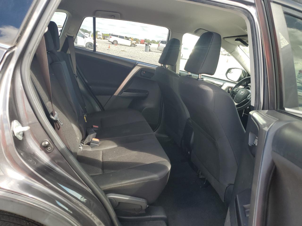 2017 Toyota Rav4 Le VIN: JTMZFREV4HJ710930 Lot: 85124665