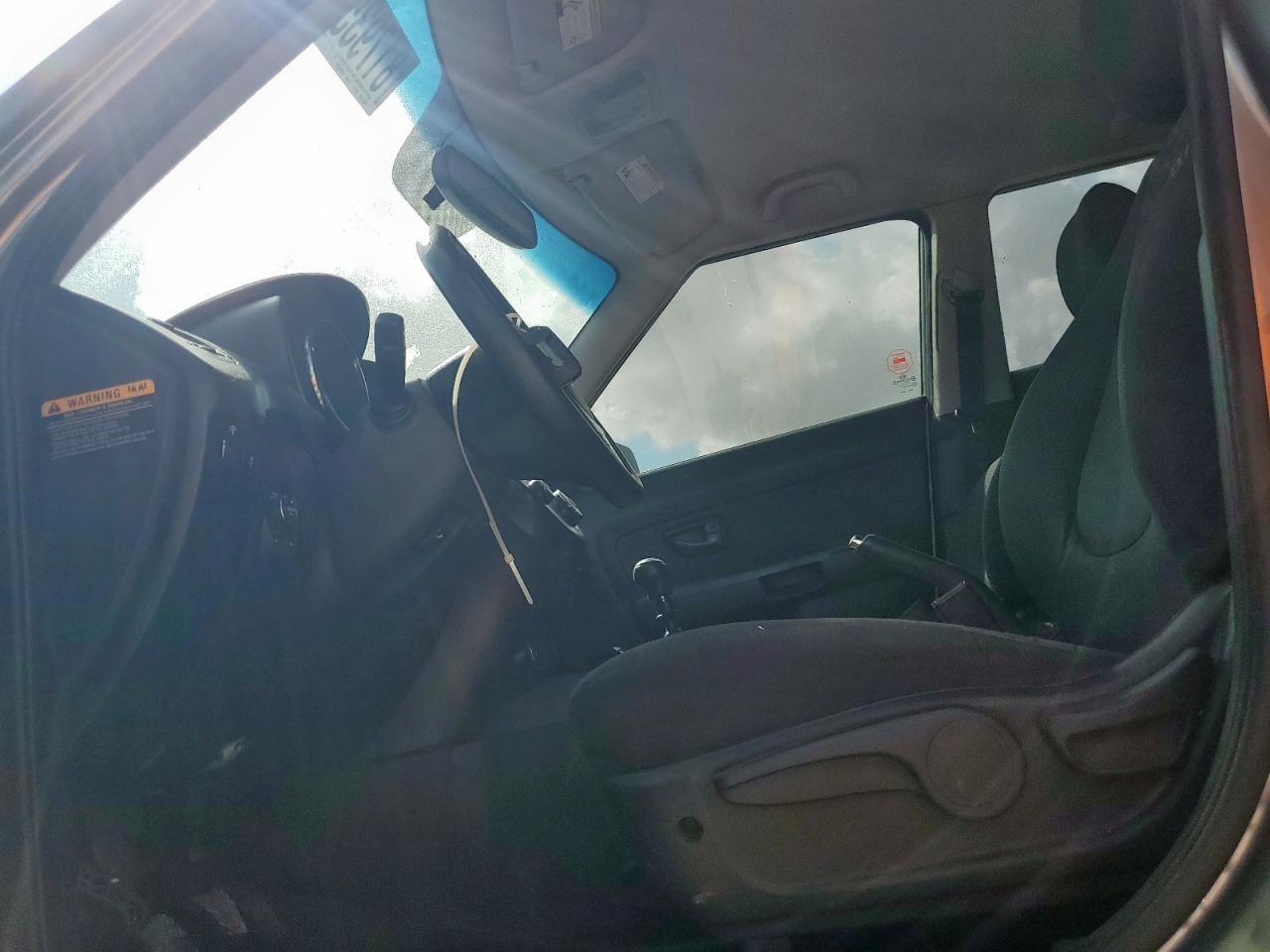 2011 Kia Soul + VIN: KNDJT2A26B7311398 Lot: 81793575