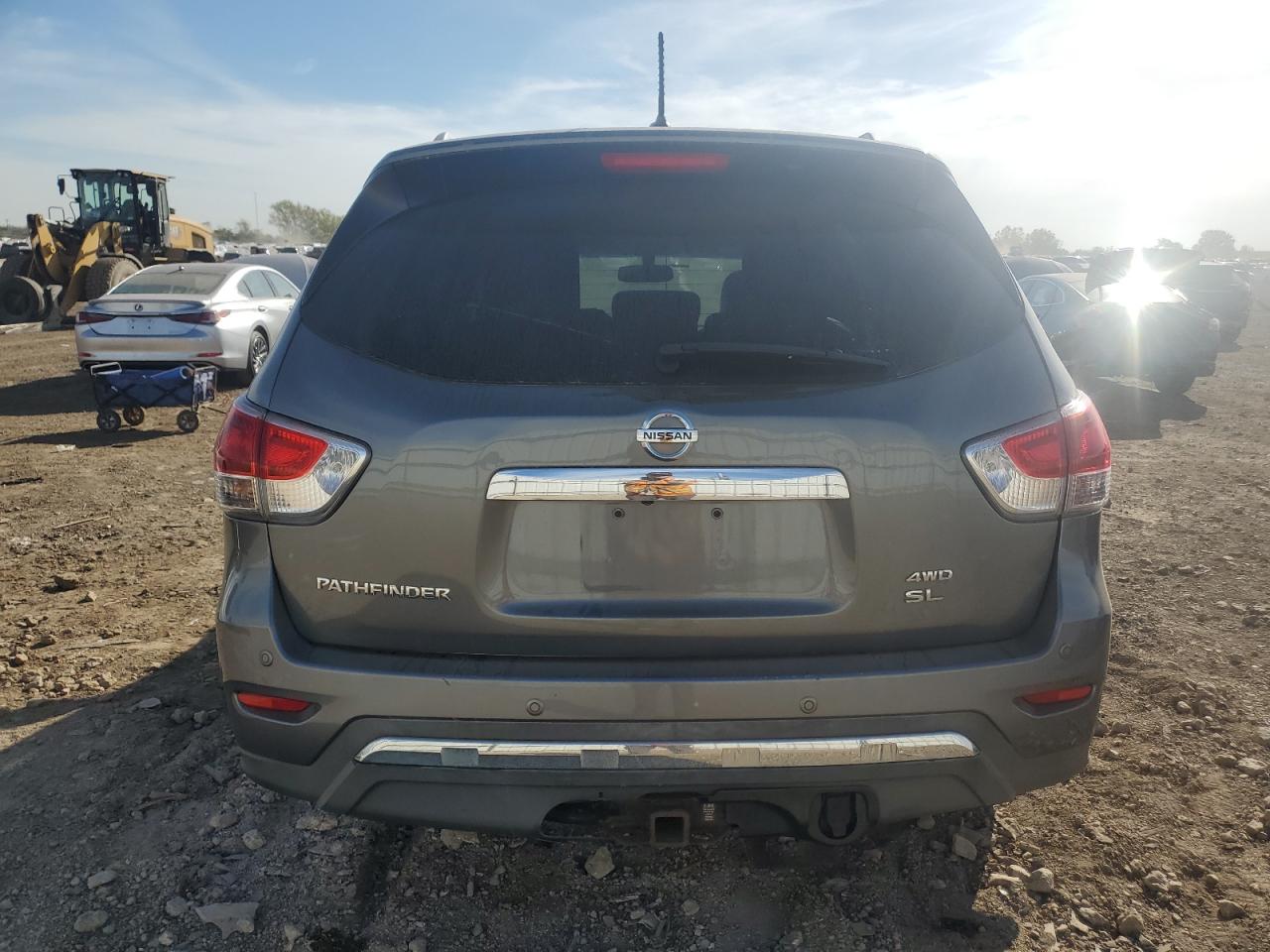 2015 Nissan Pathfinder S VIN: 5N1AR2MM2FC659798 Lot: 81947595