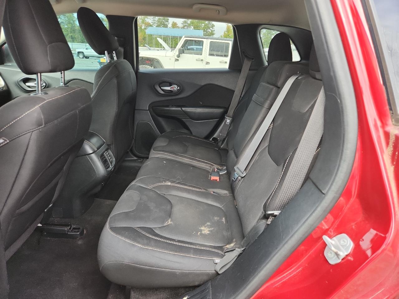 2015 Jeep Cherokee Latitude VIN: 1C4PJLCBXFW707929 Lot: 85084155