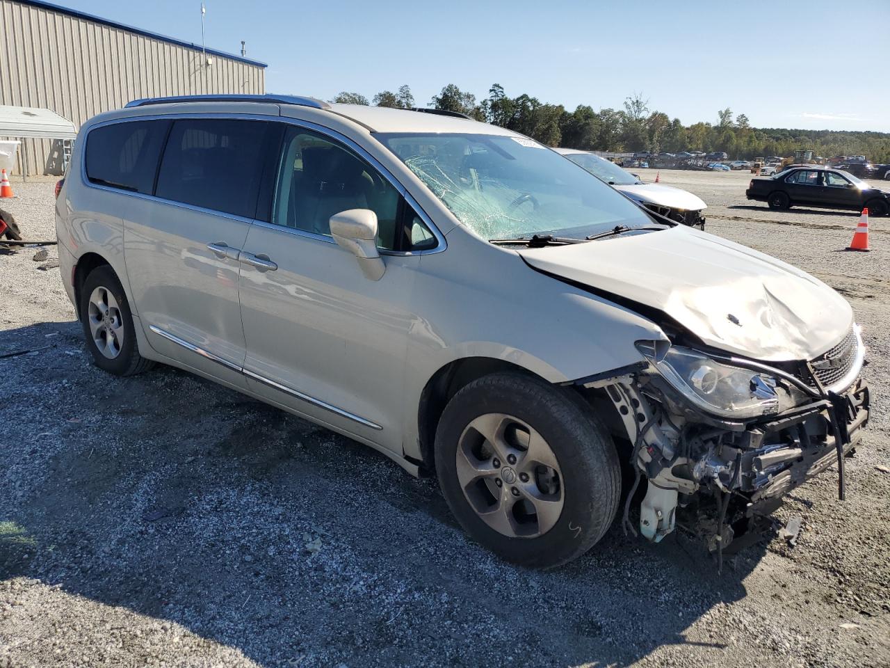 2017 Chrysler Pacifica Touring L Plus VIN: 2C4RC1EG8HR722585 Lot: 85892895