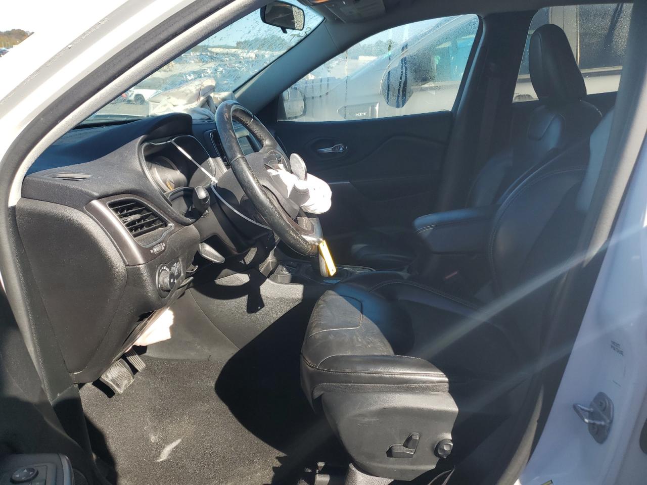 2019 Jeep Cherokee Latitude Plus VIN: 1C4PJLLB4KD316183 Lot: 87192035