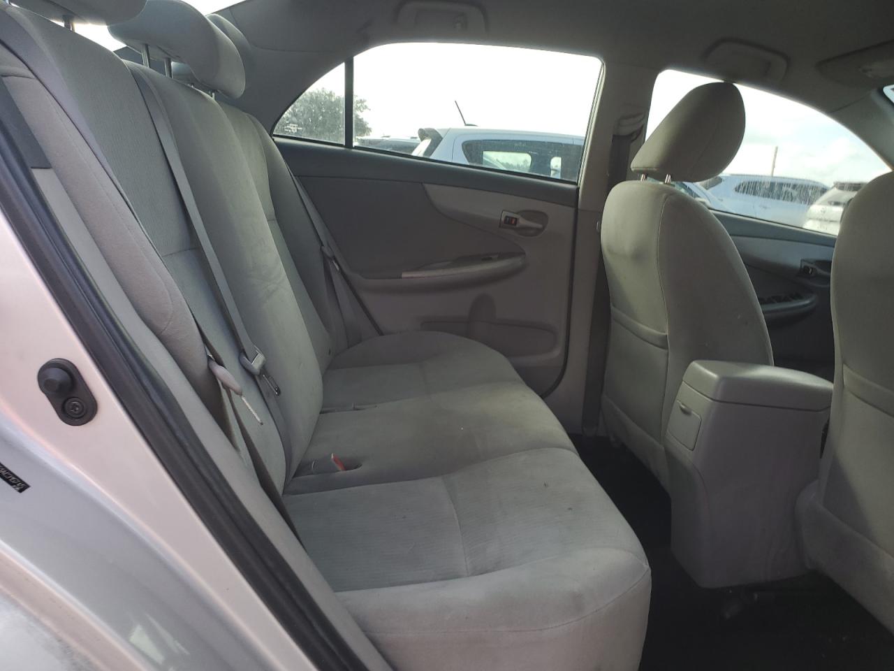 2010 Toyota Corolla Base VIN: 2T1BU4EE1AC315745 Lot: 82312905