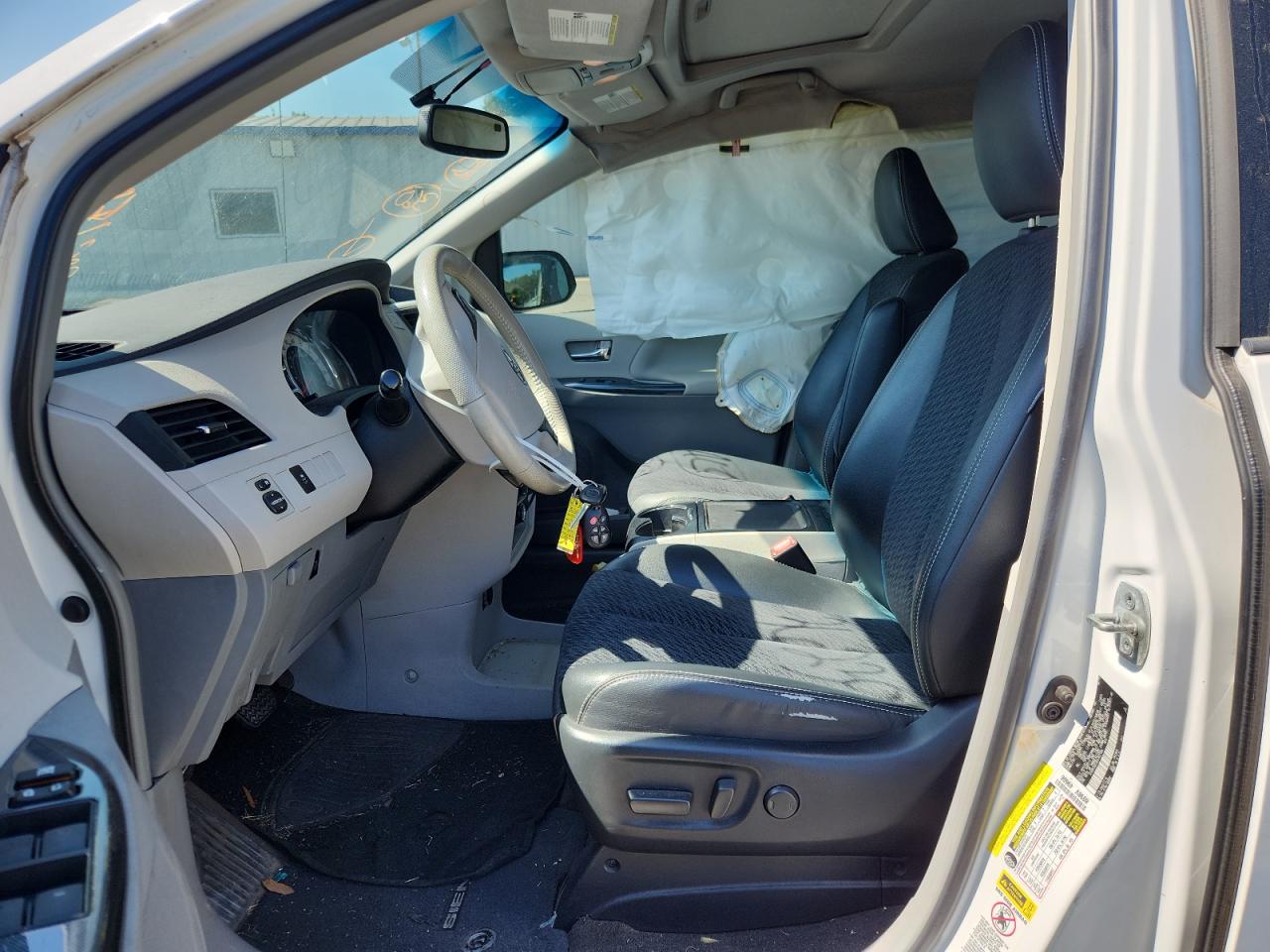 2013 Toyota Sienna Sport VIN: 5TDXK3DC8DS362398 Lot: 81812945