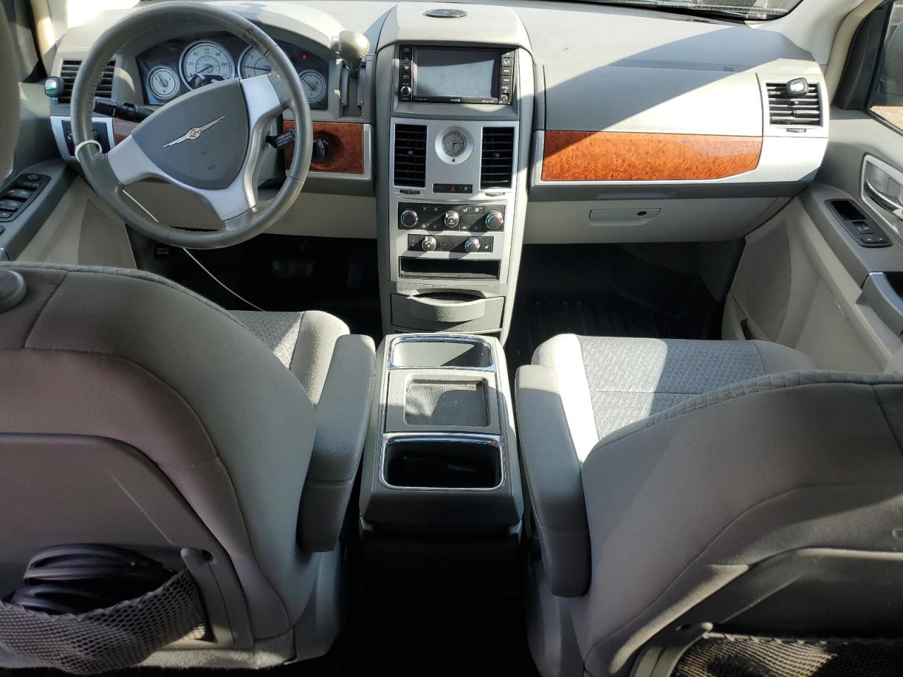 2009 Chrysler Town & Country Touring VIN: 2A8HR54169R539663 Lot: 82249775