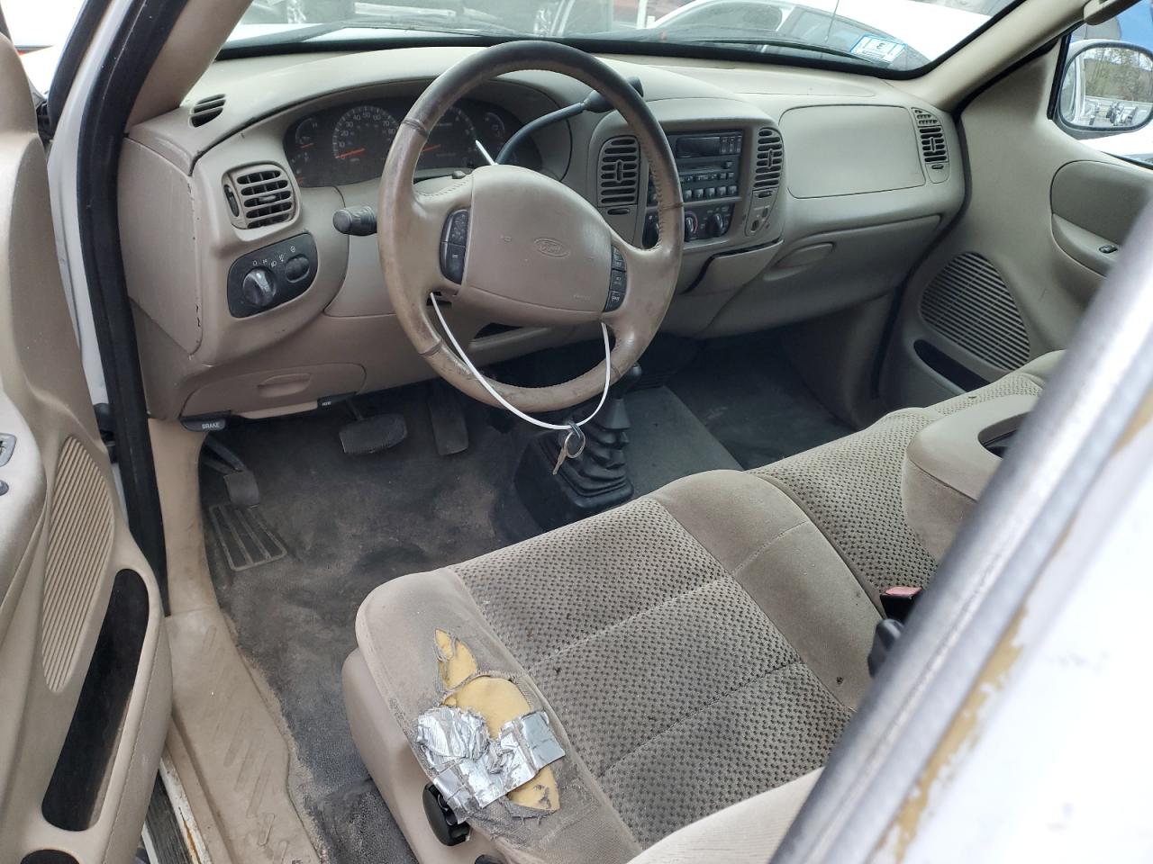 2002 Ford F150 VIN: 2FTRX18W82CA64851 Lot: 90283325