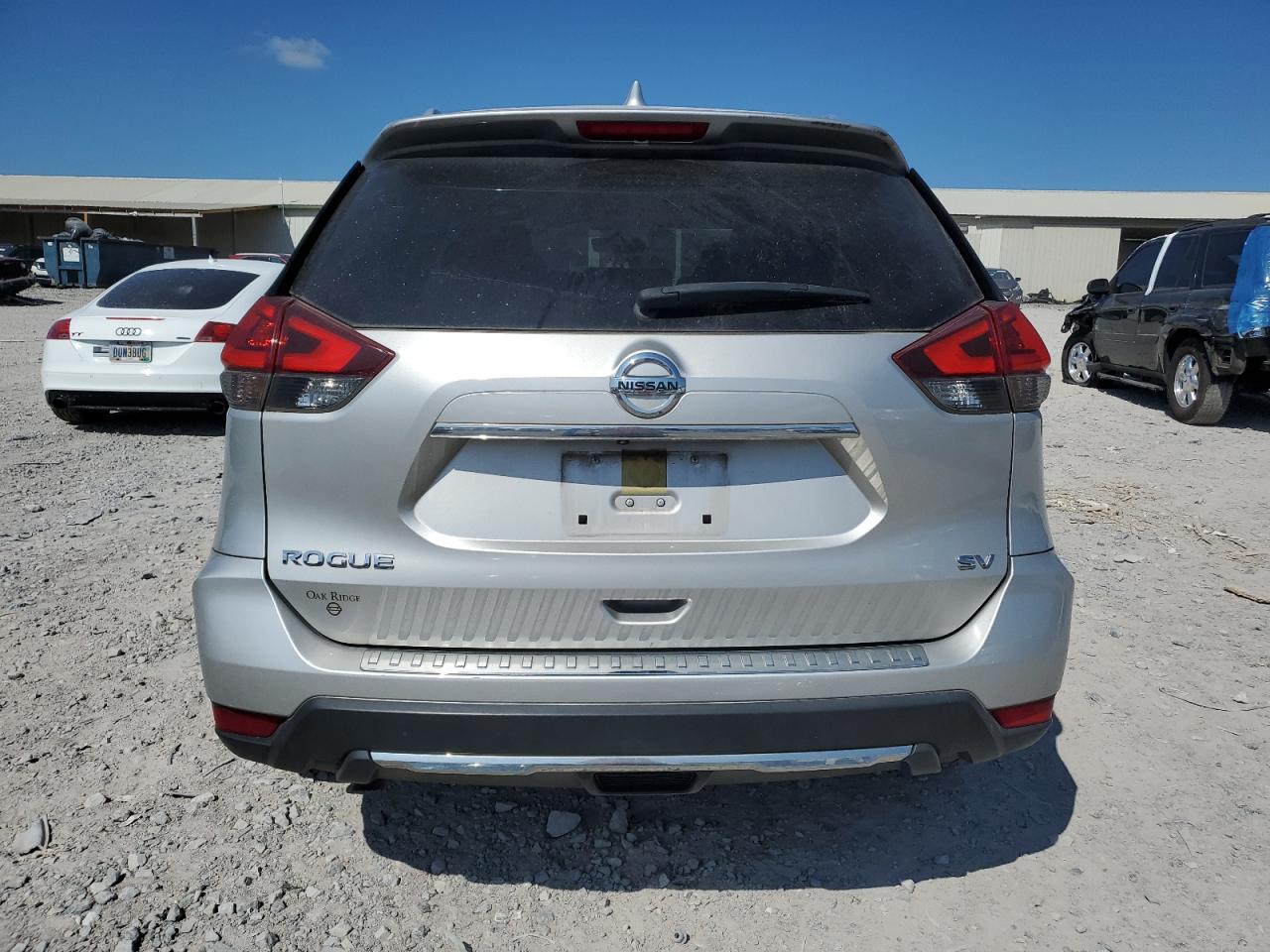 2018 Nissan Rogue S VIN: JN8AT2MT2JW490956 Lot: 82378075
