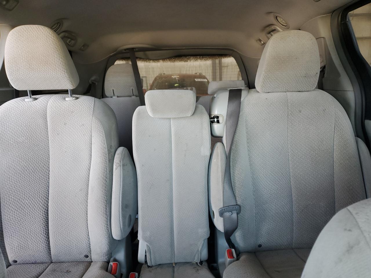 2011 Toyota Sienna Le VIN: 5TDKK3DC0BS127940 Lot: 81904295