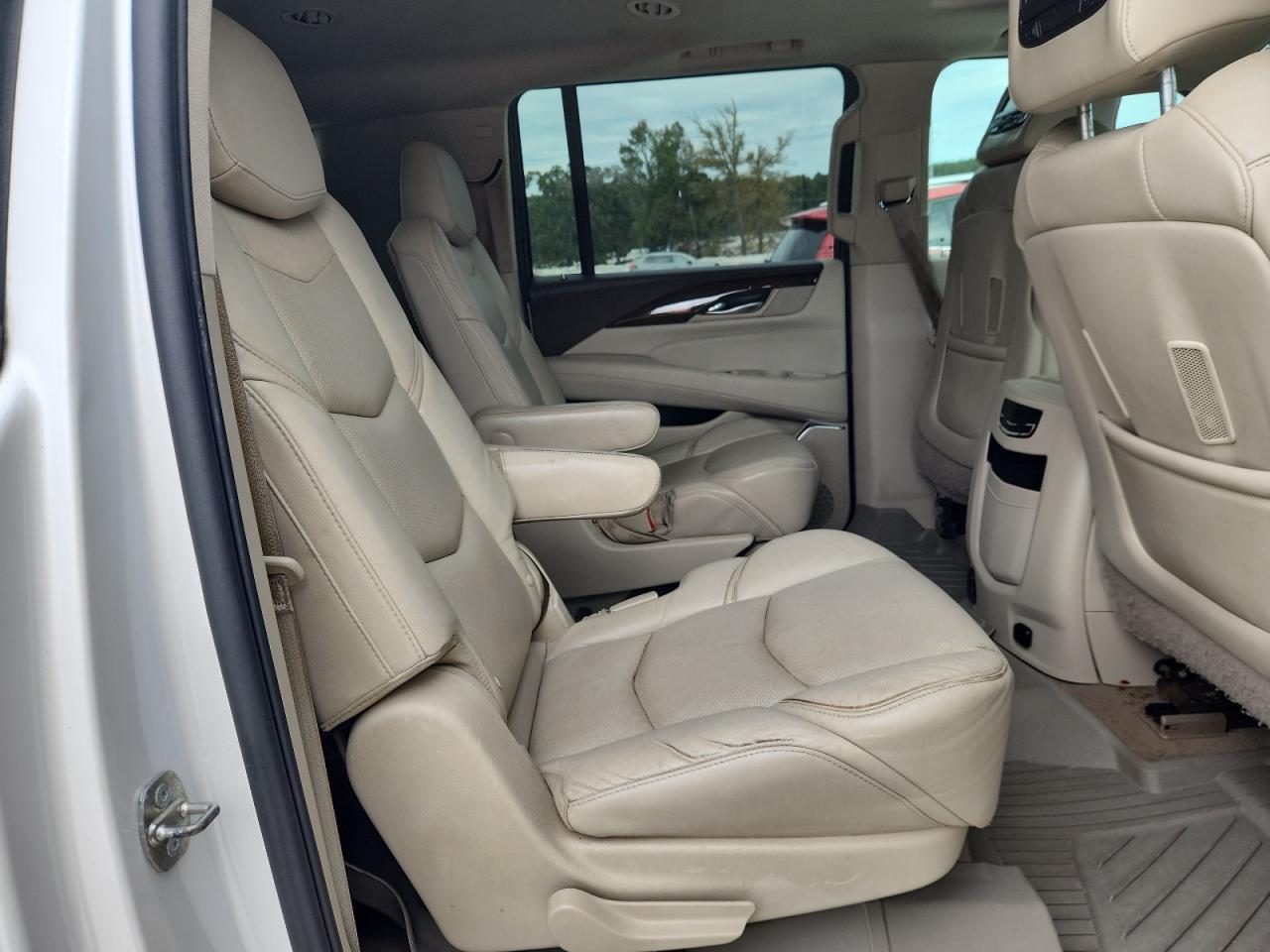 2017 Cadillac Escalade Esv Luxury VIN: 1GYS3HKJ4HR254557 Lot: 86137525