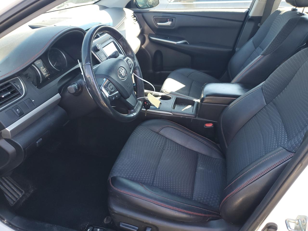 2015 Toyota Camry Le VIN: 4T1BF1FK8FU102083 Lot: 85676035