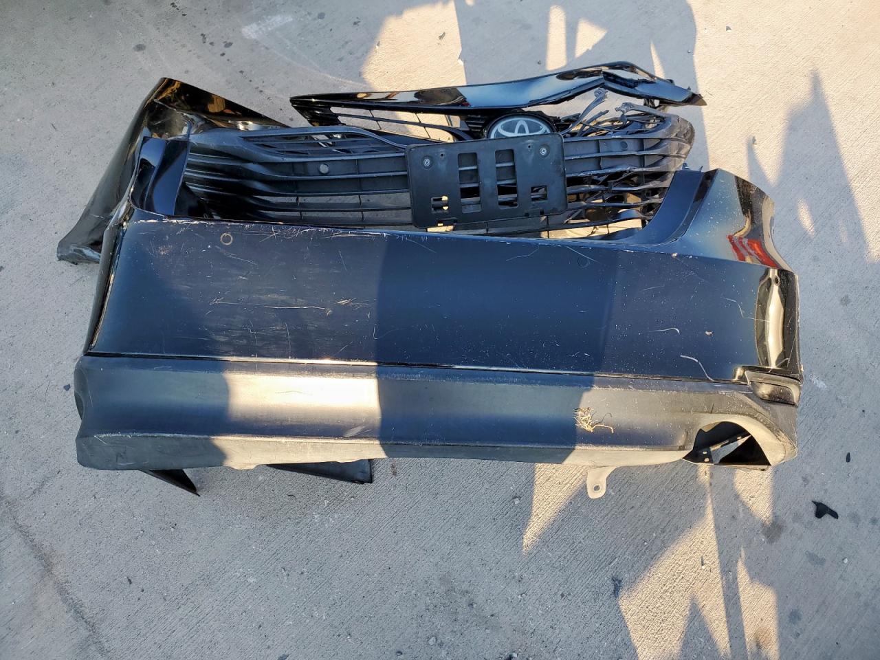 2018 Toyota Camry L VIN: 4T1B11HK5JU058869 Lot: 85528305