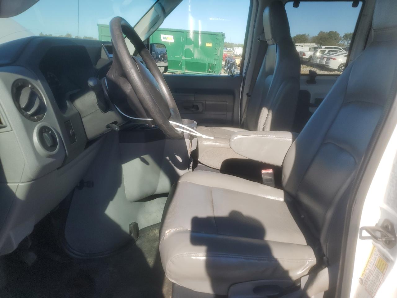2009 Ford Econoline E350 Super Duty Wagon VIN: 1FBNE31L29DA49907 Lot: 89527665