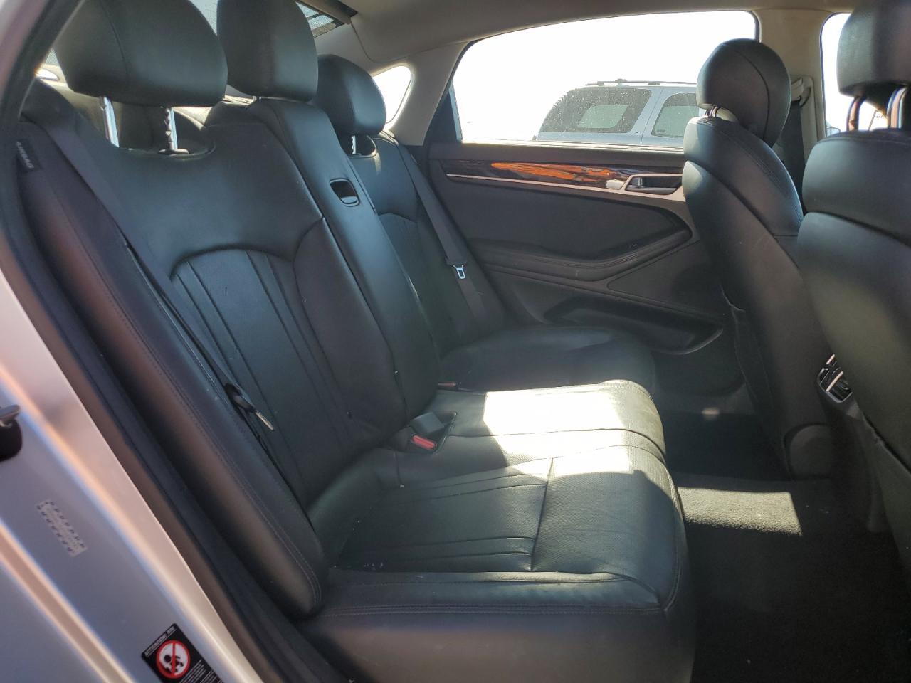 2015 Hyundai Genesis 3.8L VIN: KMHGN4JE4FU096181 Lot: 82754075