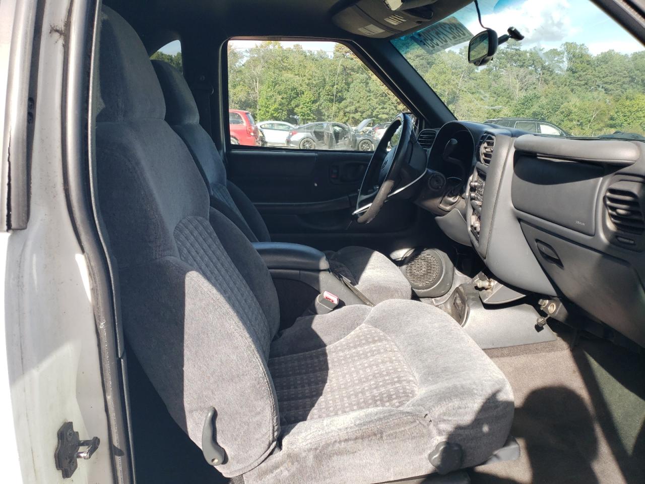 1999 Chevrolet Blazer VIN: 1GNCT18W6XK194638 Lot: 85275795