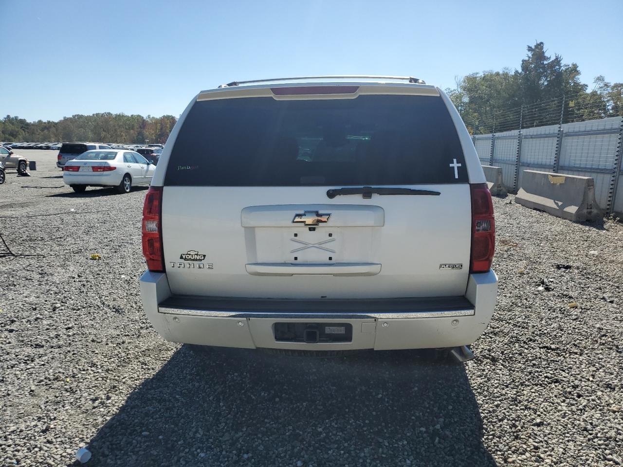 2011 Chevrolet Tahoe C1500 Ltz VIN: 1GNSCCE01BR275280 Lot: 87010335