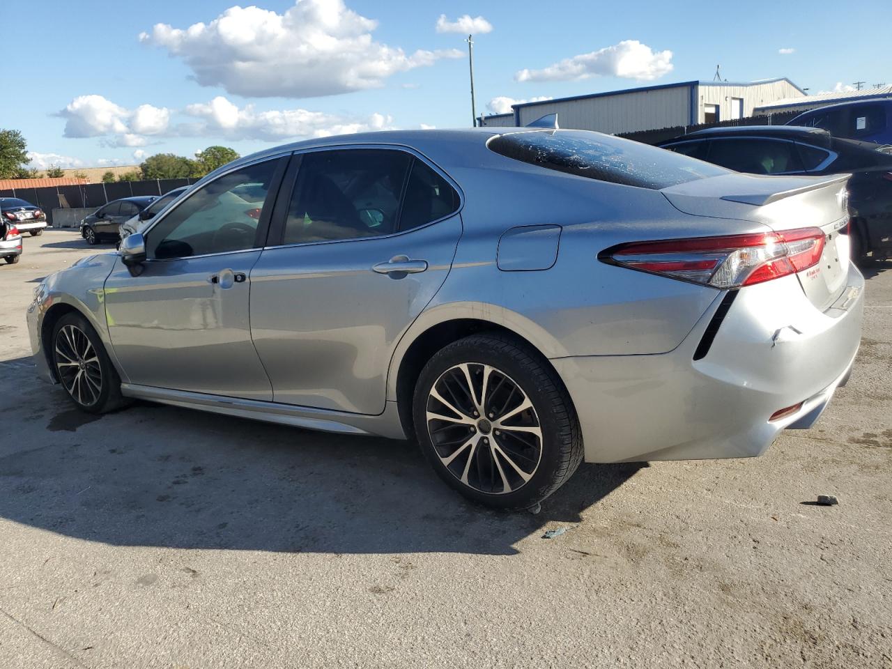 car-image car-image
