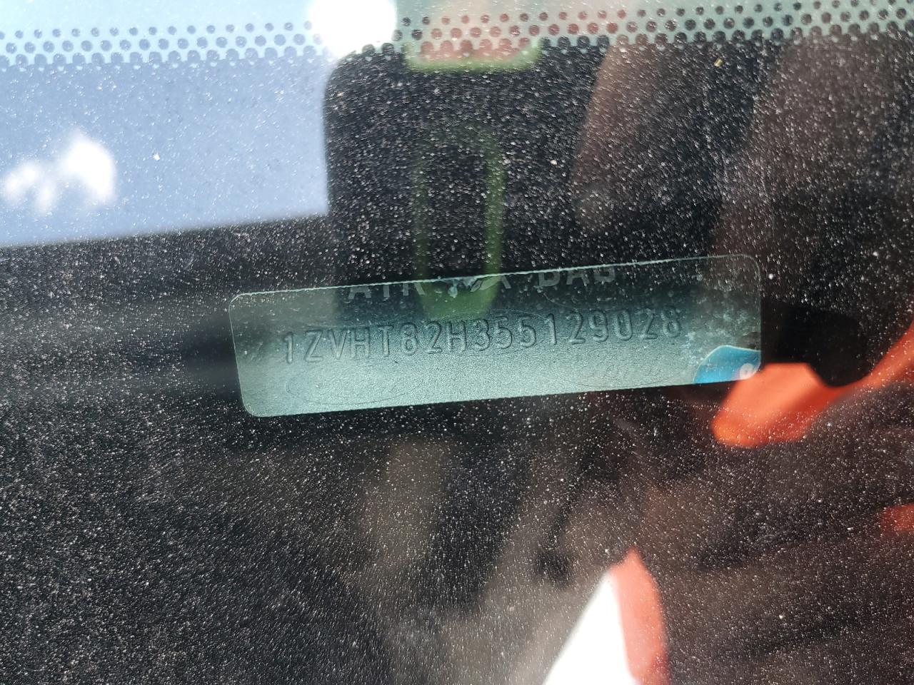 2005 Ford Mustang Gt VIN: 1ZVHT82H355129028 Lot: 84586055