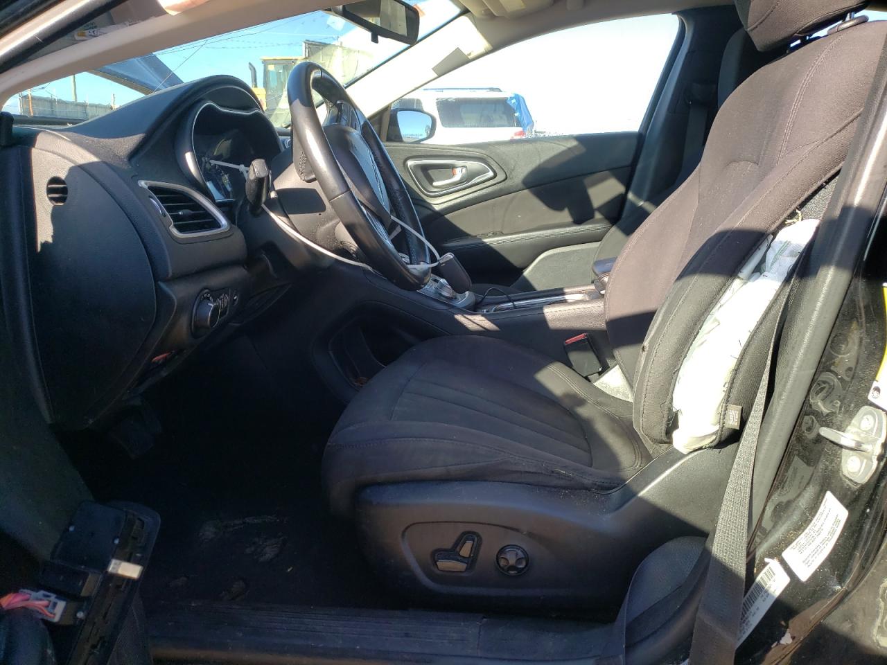 2015 Chrysler 200 Limited VIN: 1C3CCCAB5FN681374 Lot: 84918145