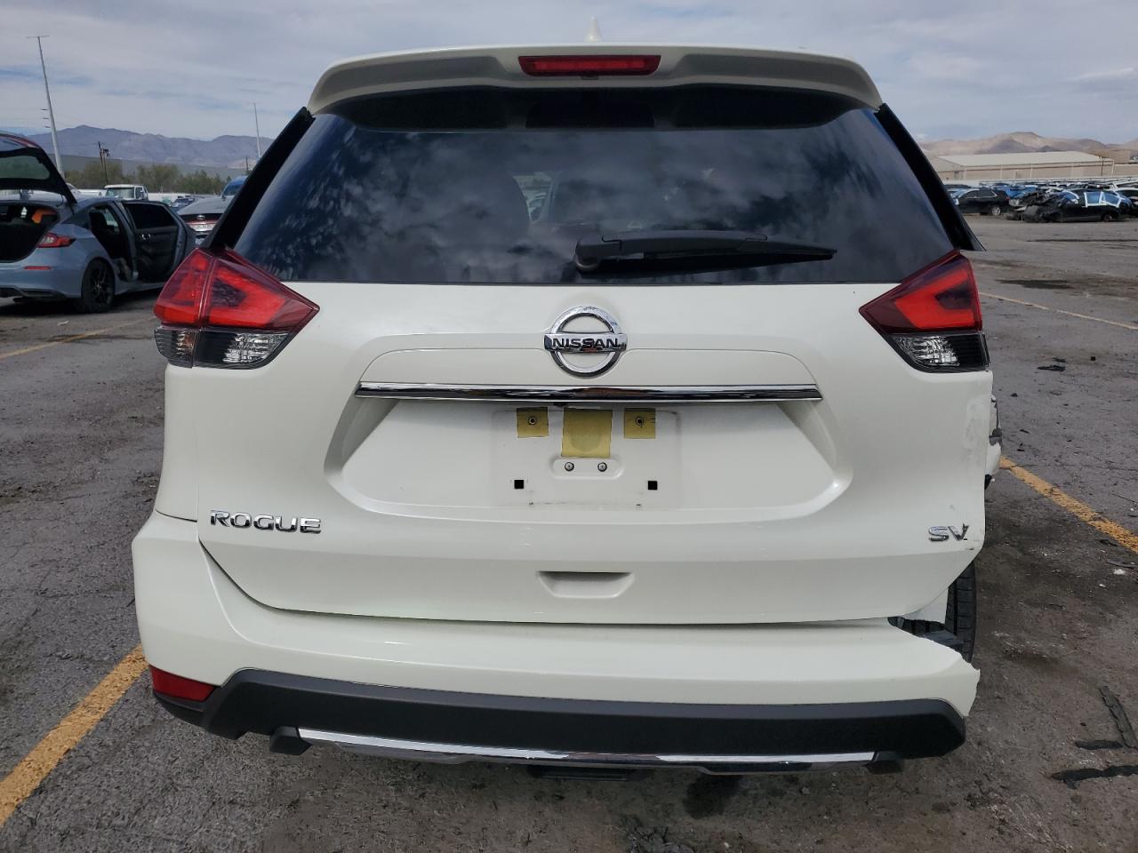 2017 Nissan Rogue S VIN: JN8AT2MT0HW398397 Lot: 85764745