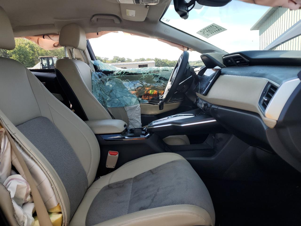 2018 Honda Clarity VIN: JHMZC5F19JC015977 Lot: 82006615