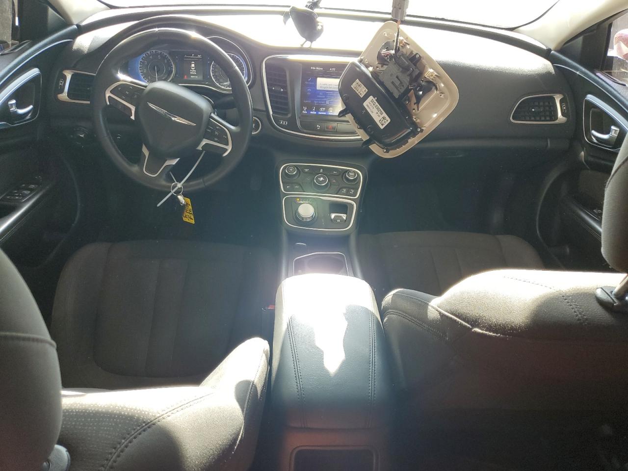 2015 Chrysler 200 Limited VIN: 1C3CCCAB5FN737779 Lot: 85145695