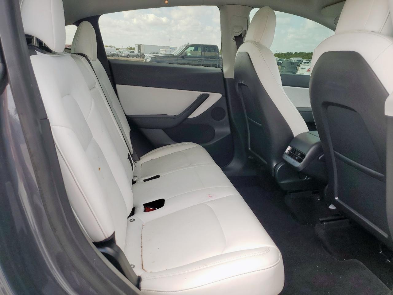 2021 Tesla Model Y VIN: 5YJYGDEE8MF102440 Lot: 82674105