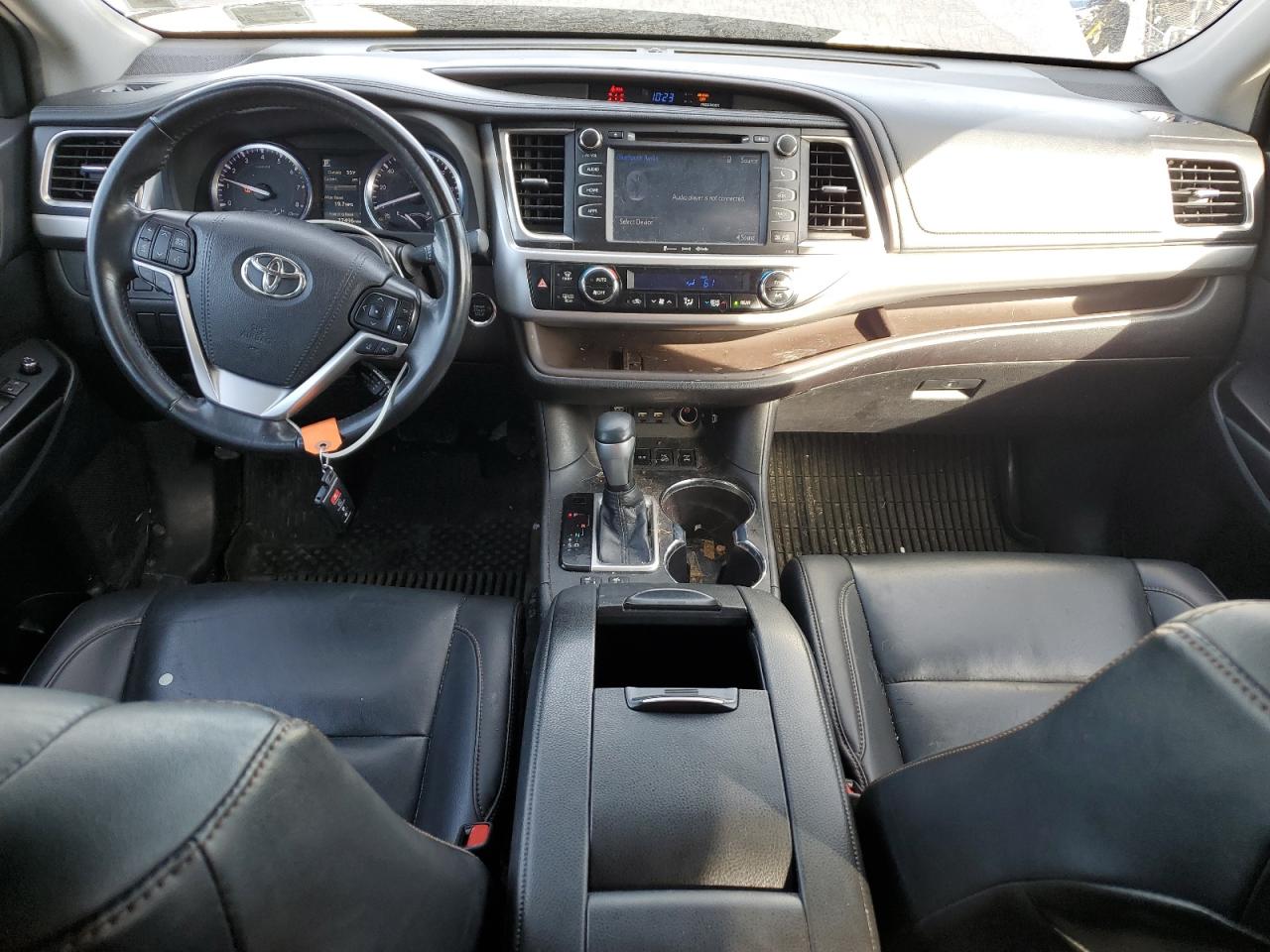 2019 Toyota Highlander Se VIN: 5TDJZRFHXKS570292 Lot: 84657215