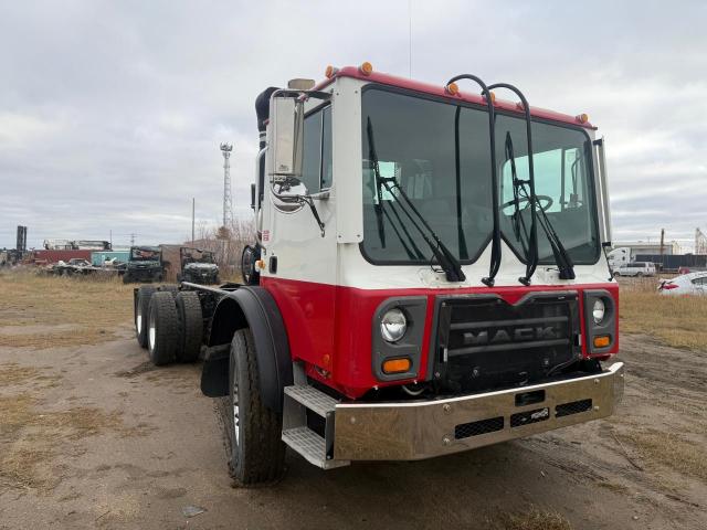 2015 Mack 600 Mru600 - Trucks Semi Truck