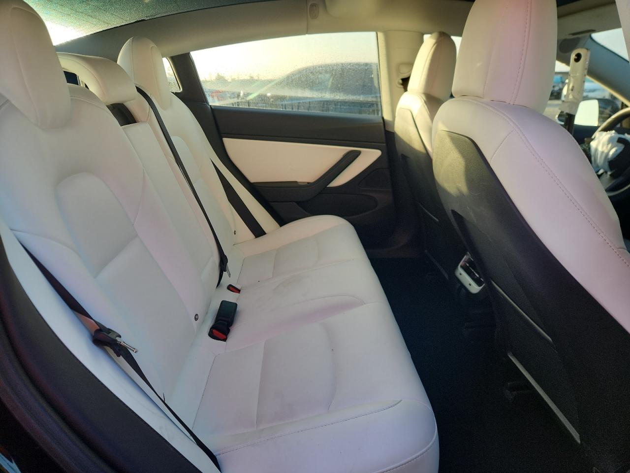 2018 Tesla Model 3 VIN: 5YJ3E1EAXJF166437 Lot: 85201545