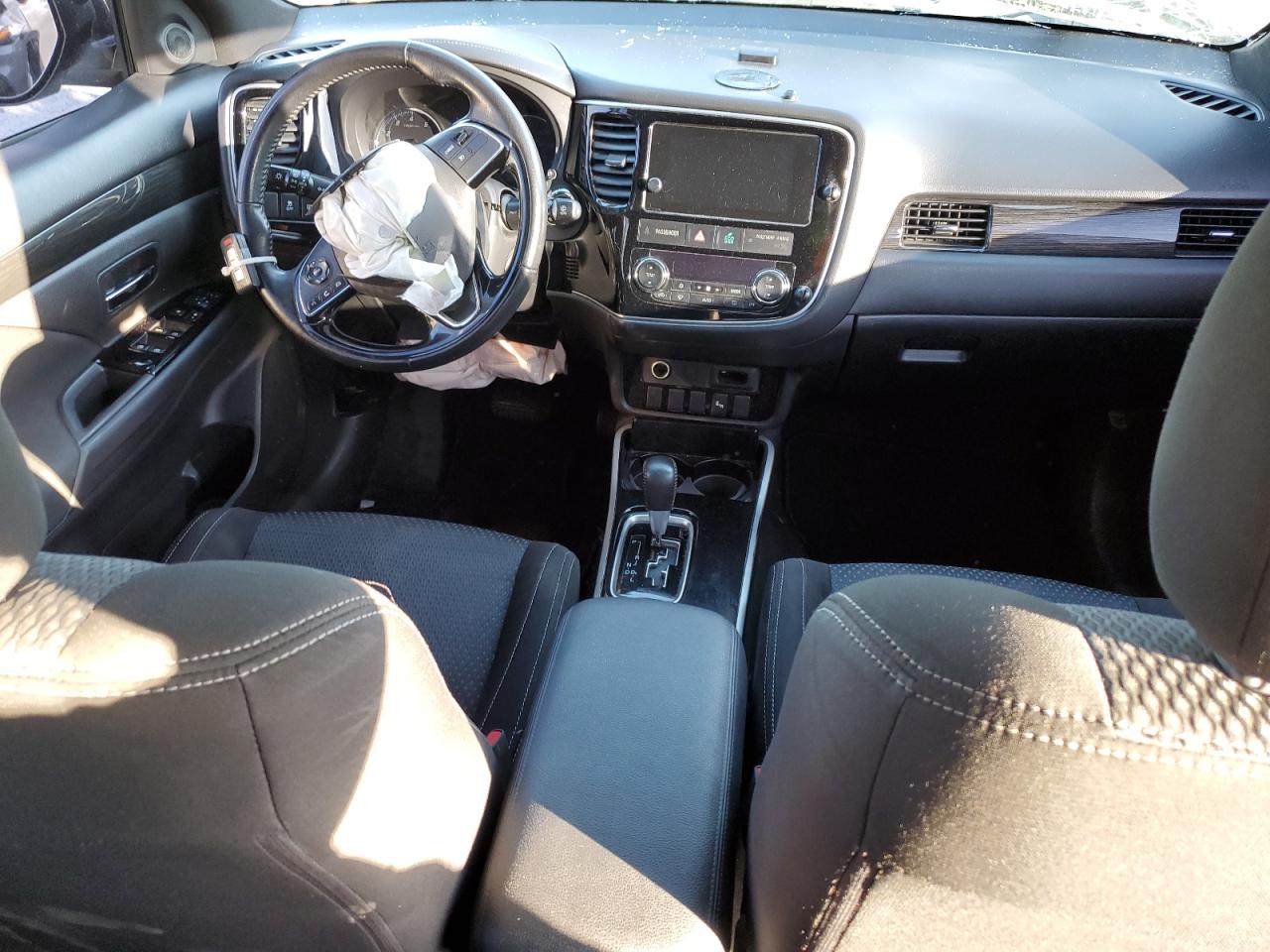 2018 Mitsubishi Outlander Se VIN: JA4AZ3A32JZ026840 Lot: 82738415