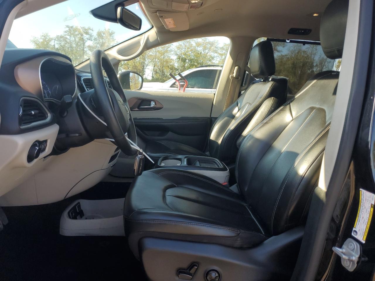 2020 Chrysler Voyager Lxi VIN: 2C4RC1DG4LR257247 Lot: 82579125