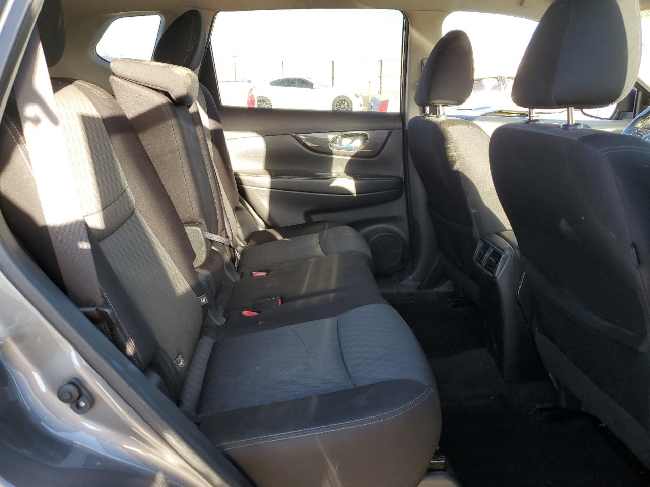 2019 Nissan Rogue S VIN: JN8AT2MT0KW268319 Lot: 85267865